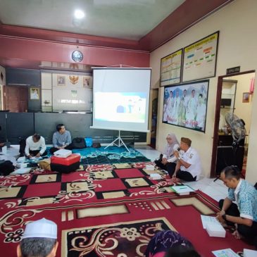 Sosialisasi Program BPJS Ketenagakerjaan kepada Penyuluh KB di Desa Pandahan, Bati-Bati
