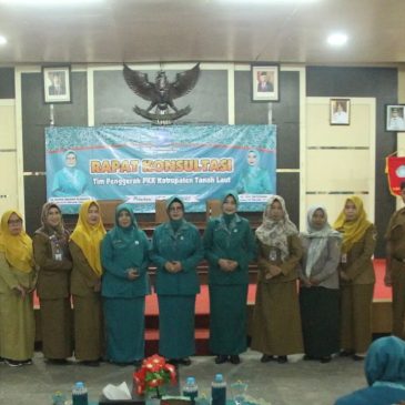 Mengahdiri Rapat Konsultasi Tim Penggerak PKK Kabupaten Tanah Laut